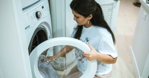 Se caută cea mai bună mașină de spălat: Samsung WW11BB944DGHS7 vs. Bek…