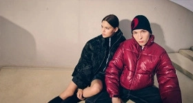 House Promoții de iarnă House până la - 50% la haine, pantofi, accesorii femei