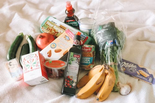 alimente și produse băcănie la grămadă
