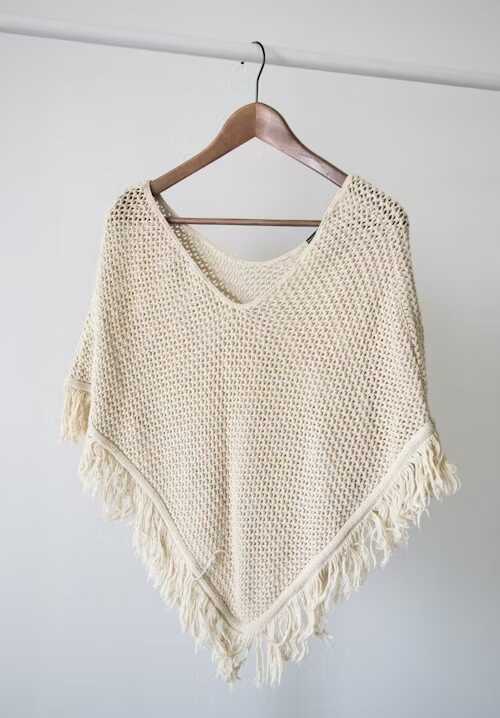 poncho împletit crem