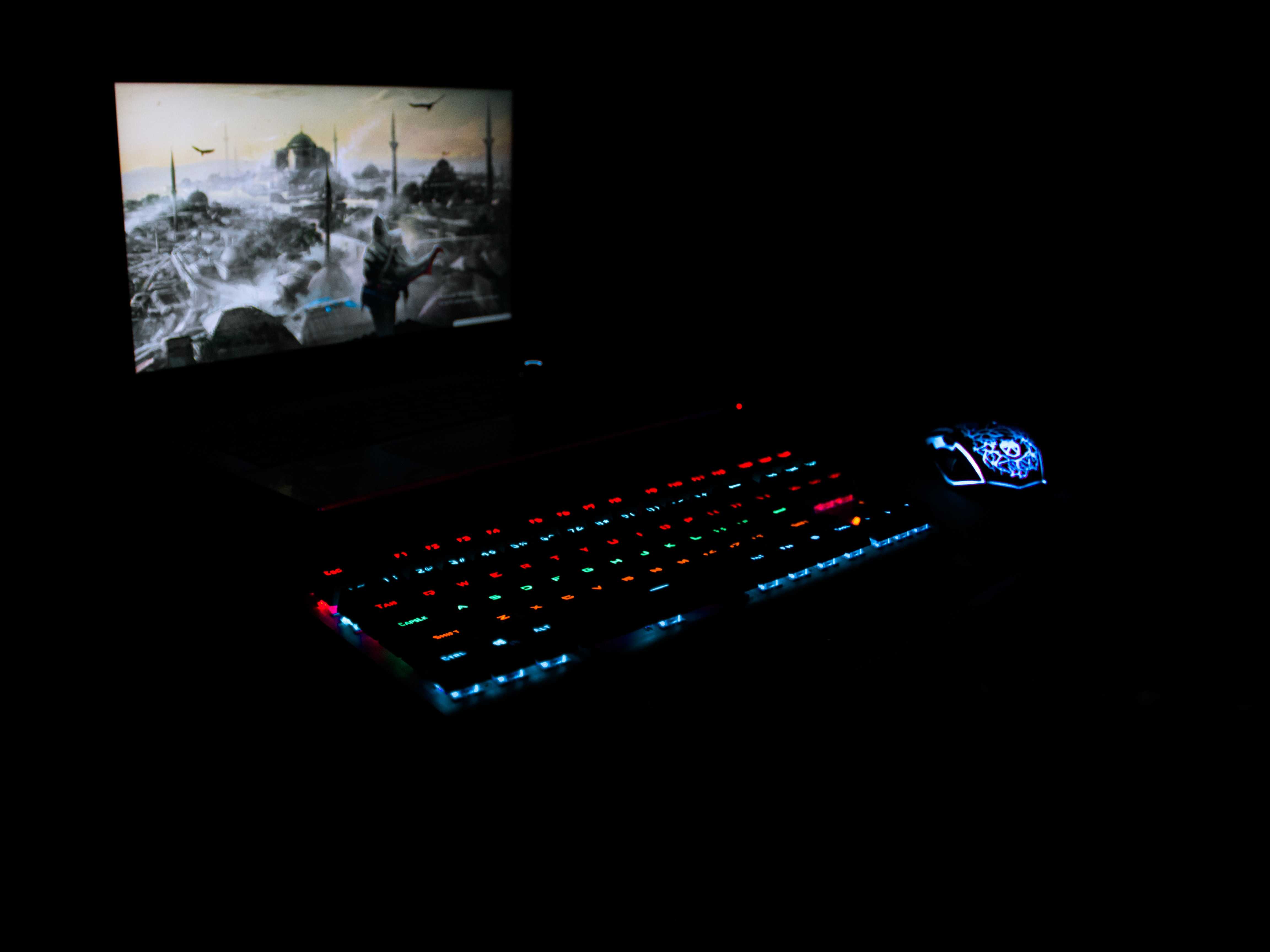 întuneric tastarură colorată ecran pc