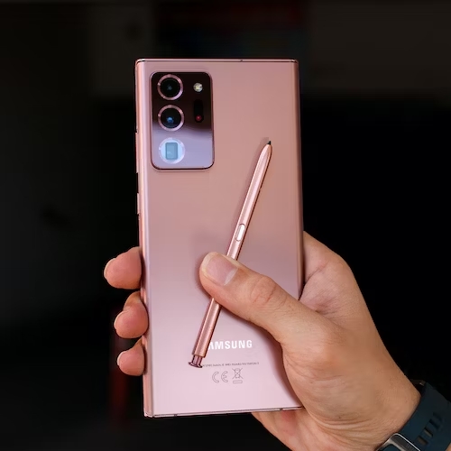 smartphone roz cu creion brand renumit