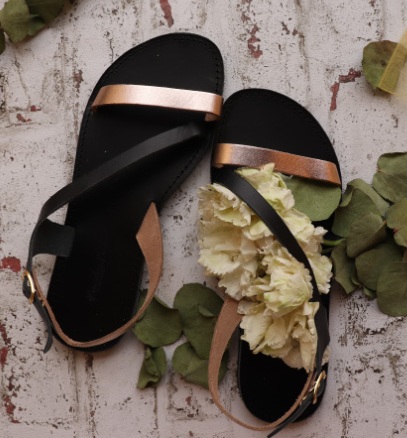 sandale negre cu auriu