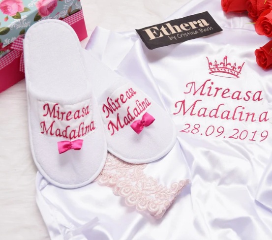 papuci și lenjerie personalizată mireasă